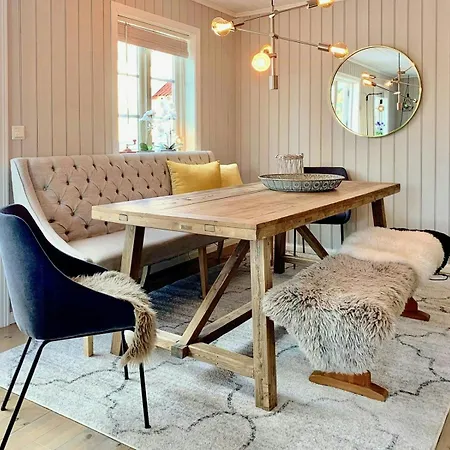 Med To Terrasser Naer Risor