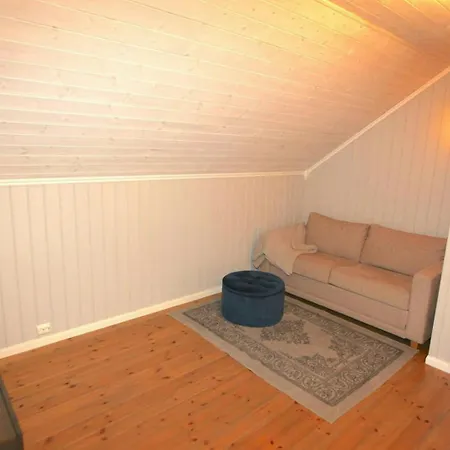 Med To Terrasser Naer Risor Vakantiehuis Sondeled