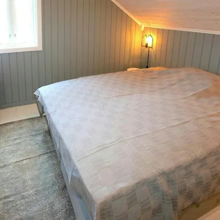 Med To Terrasser Naer Risor Vakantiehuis