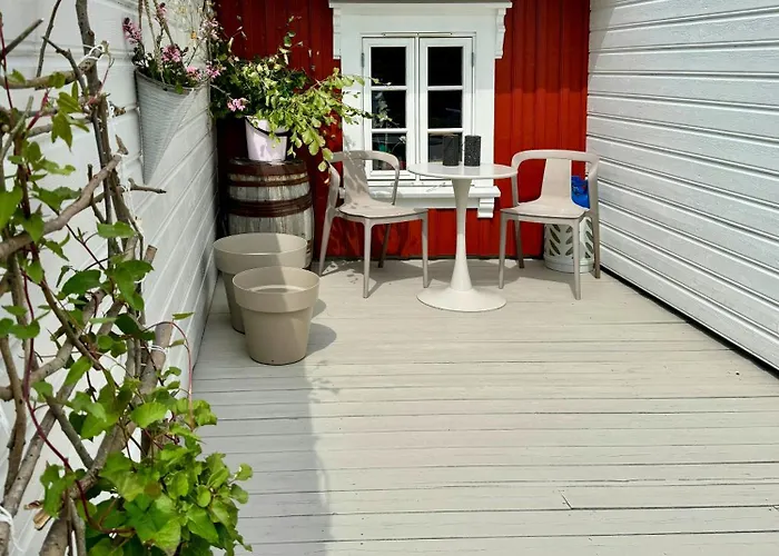 With Two Terraces Near Risor Ferienhaus *