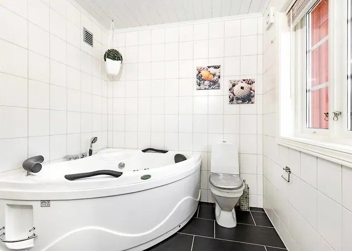 Ferienhaus With Two Terraces Near Risor Sondeled