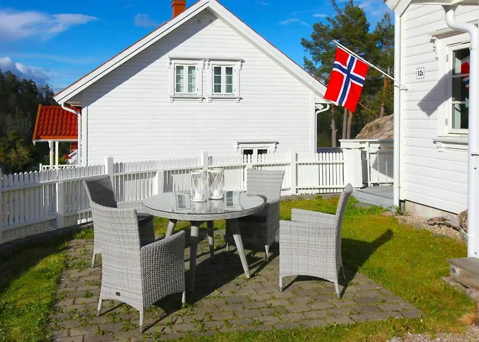 Ferienhaus With Two Terraces Near Risor Sondeled