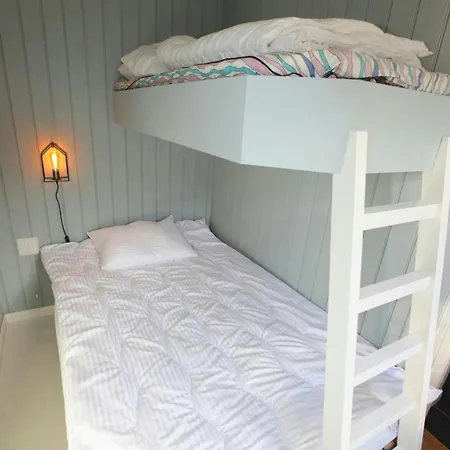 Semesterbostad With Two Terraces Near Risor *