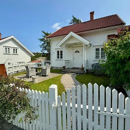 With Two Terraces Near Risor * Sondeled