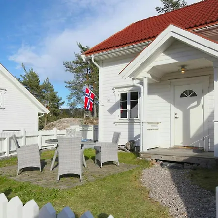 Semesterbostad With Two Terraces Near Risor