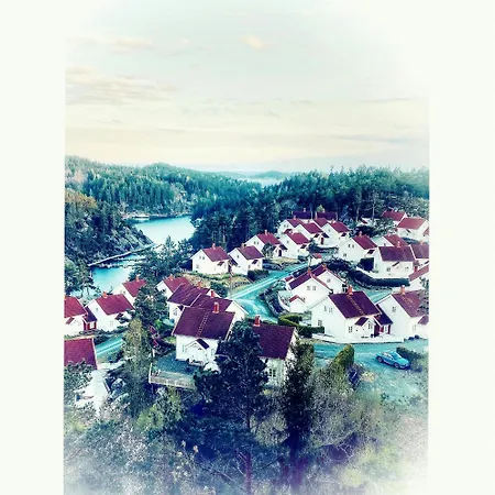 Semesterbostad With Two Terraces Near Risor *